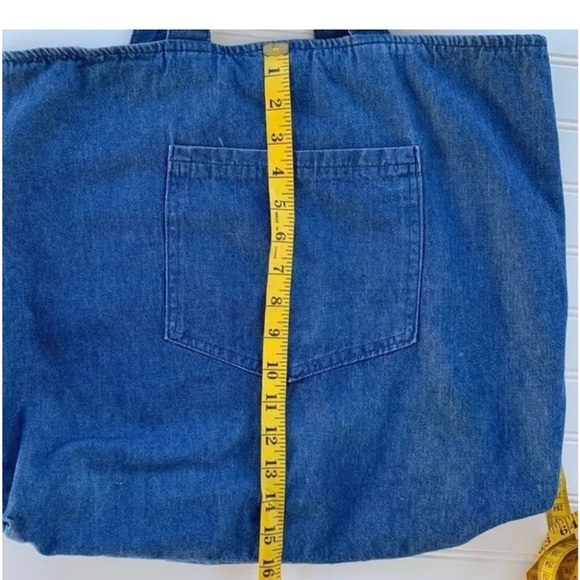 Vintage Blue and White Shoulder Bag with Floral Design - Picture 4 of 5